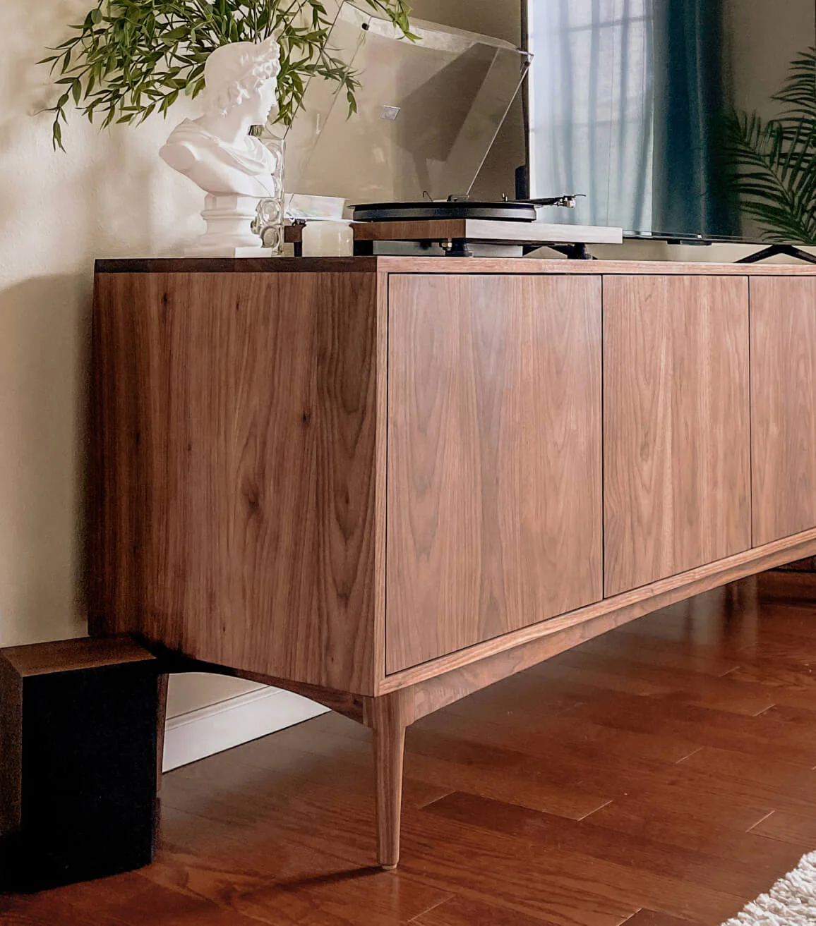 Emilia 3-Door Credenza - Image 6